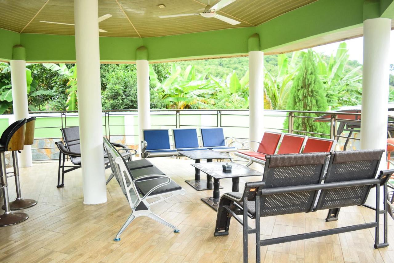 3A'S Guest House Akosombo Luaran gambar