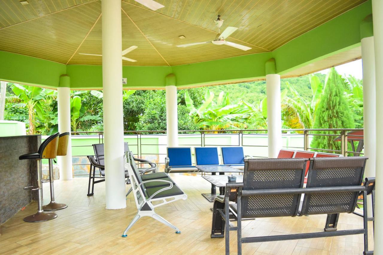 3A'S Guest House Akosombo Luaran gambar