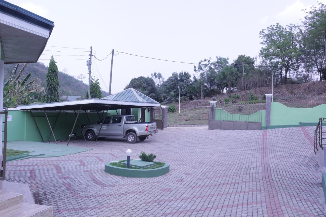3A'S Guest House Akosombo Luaran gambar