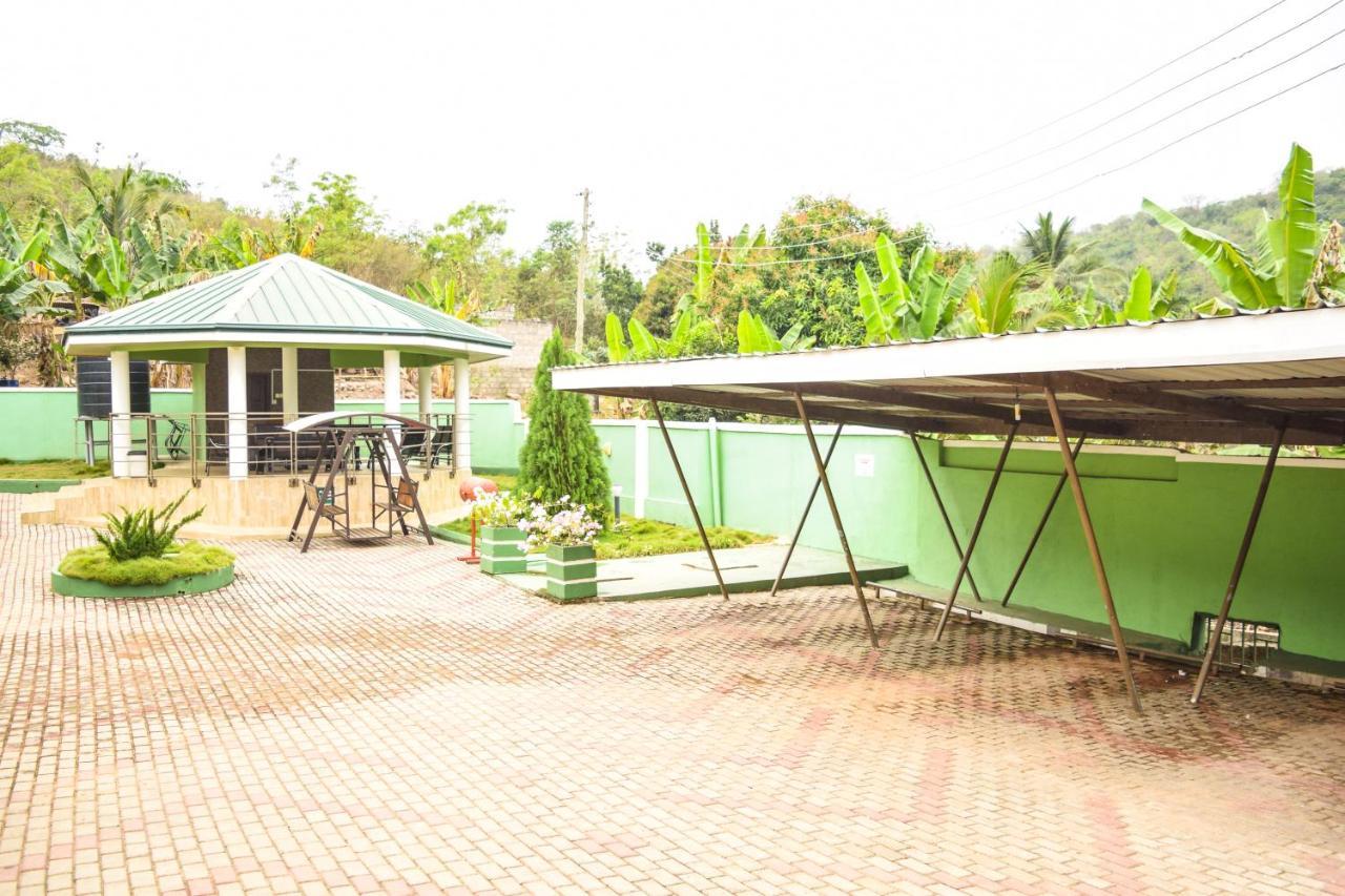 3A'S Guest House Akosombo Luaran gambar