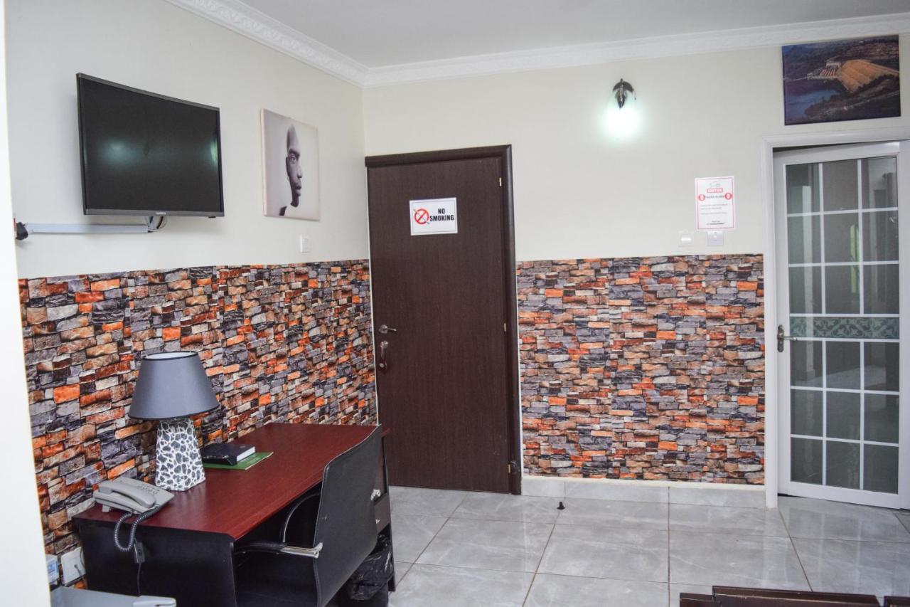3A'S Guest House Akosombo Luaran gambar